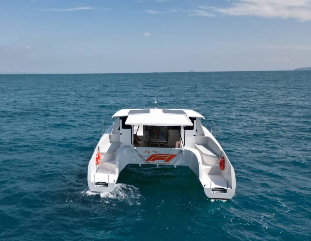 F1 Yacht - Image 4