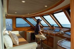 Yacht #111 — photo 15