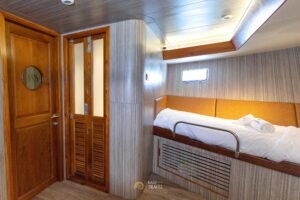 Yacht #111 — photo 18