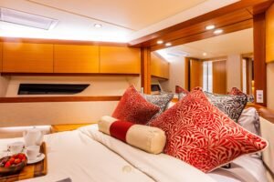 Yacht #129 — photo 19