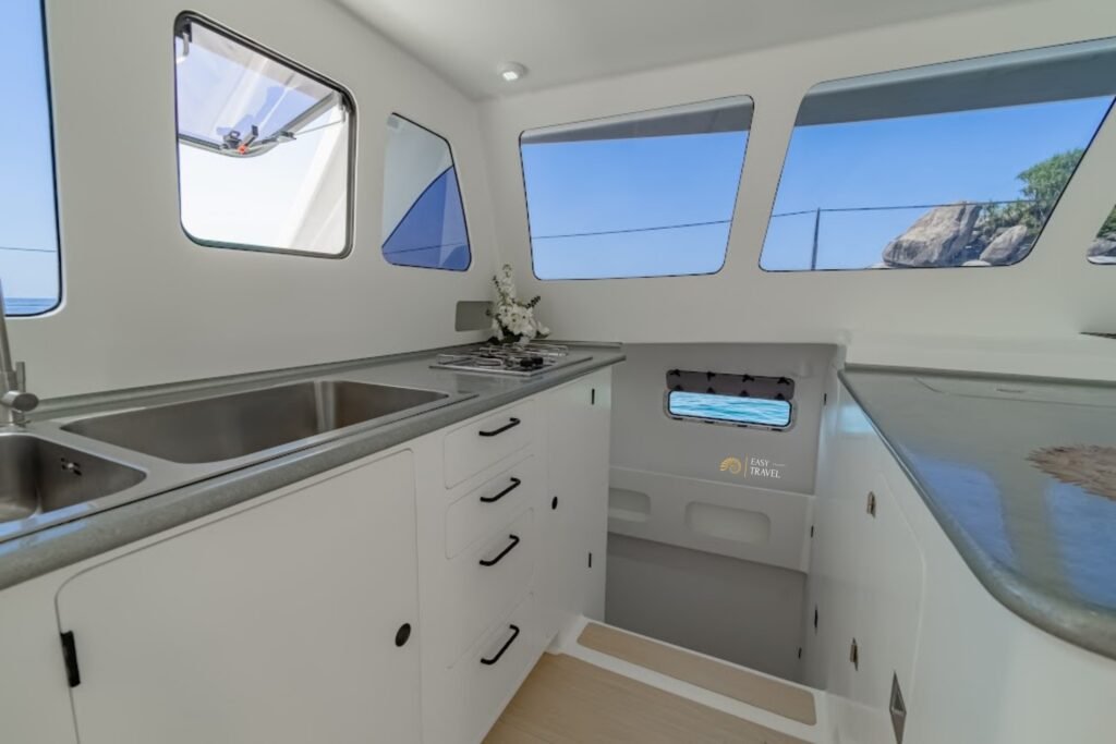 Yacht #104 - Image 5