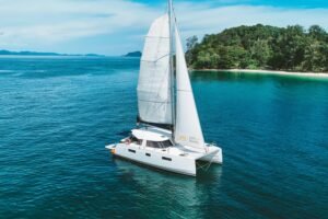 Catamaran #120 — photo 1