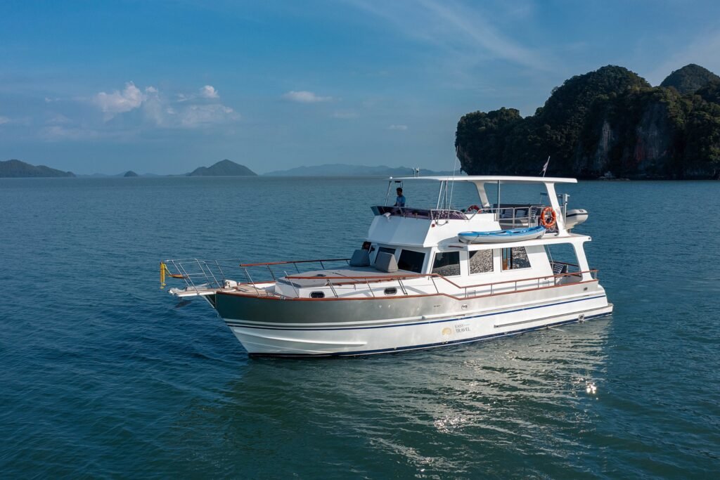 Yacht #123 - Image 2