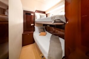 Yacht #130 — photo 12