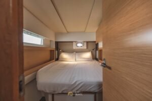 Catamaran #120 — photo 10
