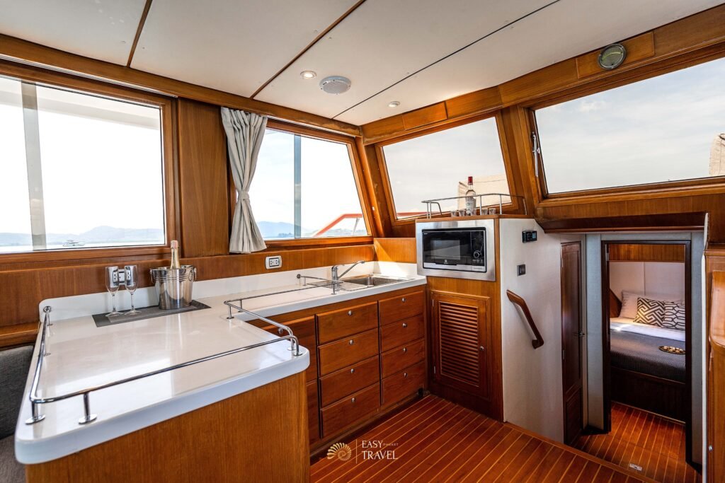 Yacht #123 - Image 14