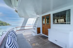 Yacht #123 — photo 11