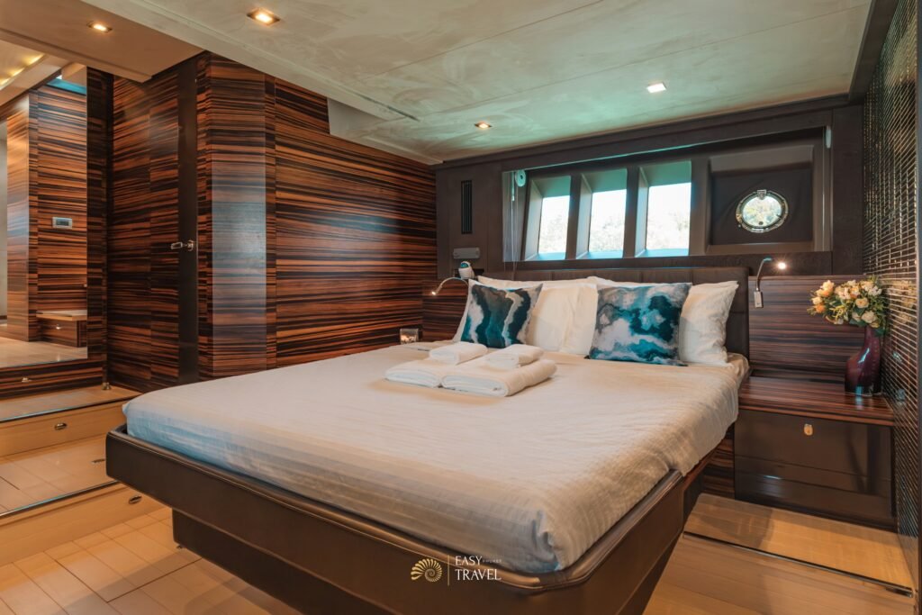 Yacht #126 - Image 9