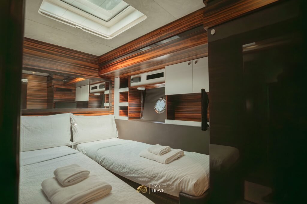 Yacht #126 - Image 6