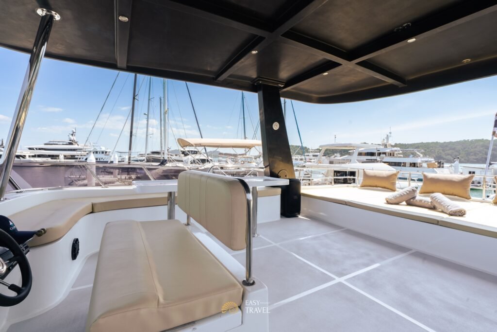 Catamaran #131 - Image 13