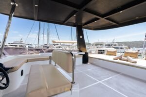 Catamaran #131 — photo 13