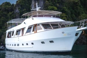 Yacht #128 — photo 3