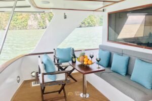 Yacht #128 — photo 17