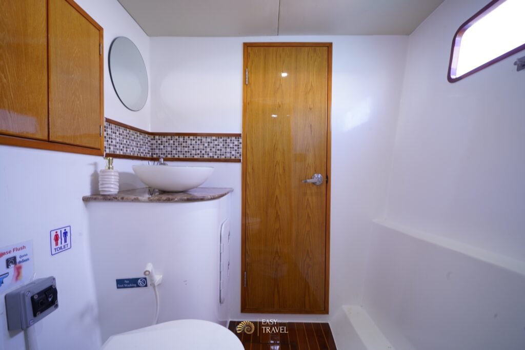 Catamaran #131 - Image 22