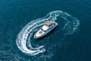 Yacht #127 — photo 14